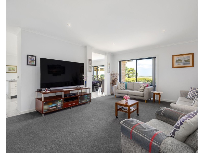 115 Cosgriffs Road, Outtrim VIC 3951