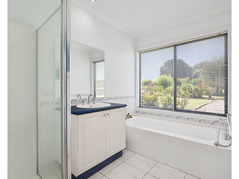 115 Cosgriffs Road, Outtrim VIC 3951