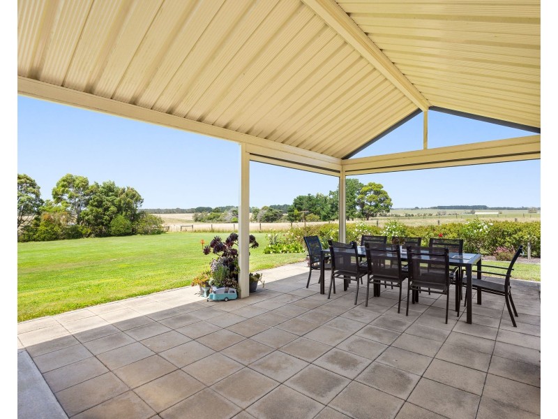 115 Cosgriffs Road, Outtrim VIC 3951