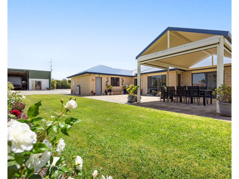 115 Cosgriffs Road, Outtrim VIC 3951
