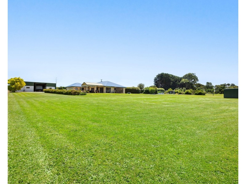 115 Cosgriffs Road, Outtrim VIC 3951
