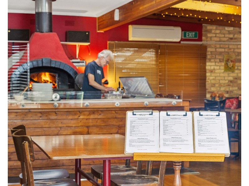 10 Smith Street., Loch VIC 3945