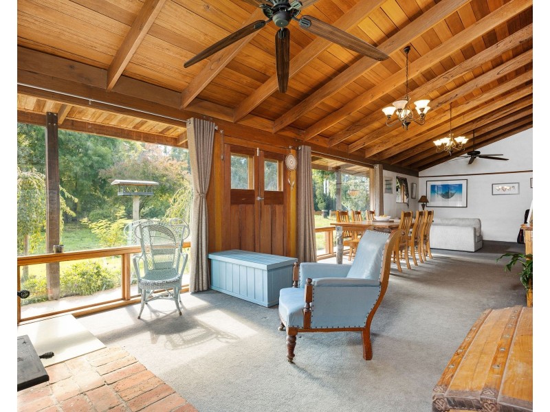 345 Henrys Road, Loch VIC 3945