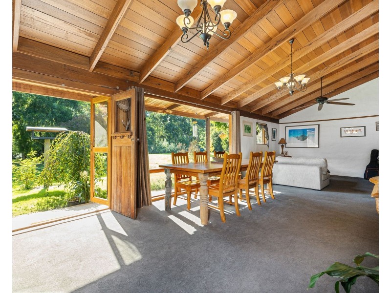 345 Henrys Road, Loch VIC 3945