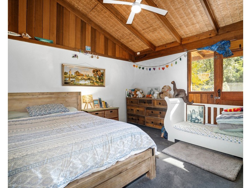 345 Henrys Road, Loch VIC 3945
