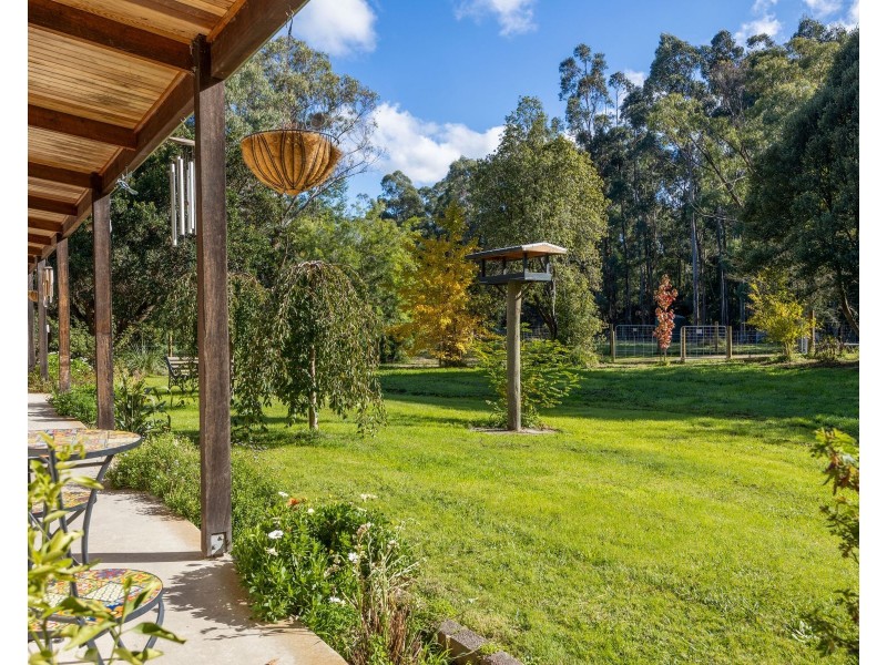 345 Henrys Road, Loch VIC 3945