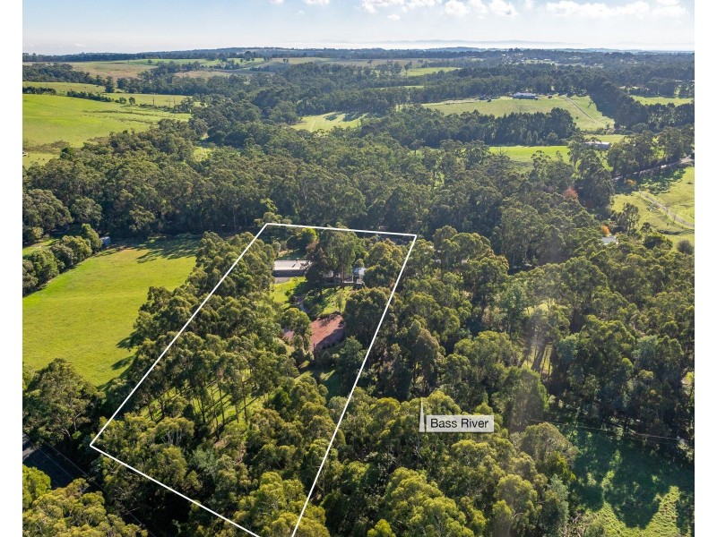 345 Henrys Road, Loch VIC 3945