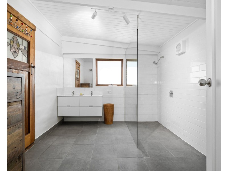 345 Henrys Road., Loch VIC 3945