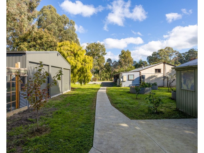 345 Henrys Road., Loch VIC 3945