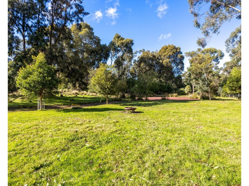 345 Henrys Road., Loch VIC 3945