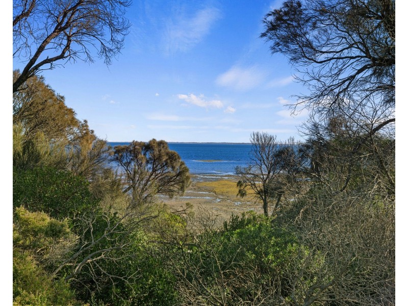 10 Beach Street, Corinella VIC 3984