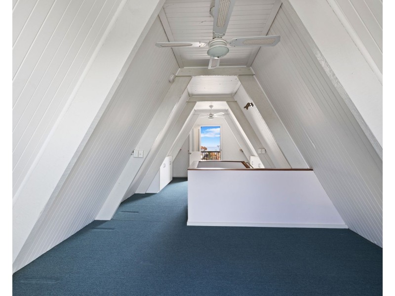 8 Beach Street, Corinella VIC 3984