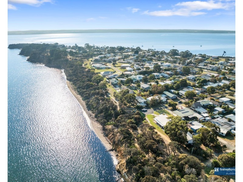 8 Beach Street, Corinella VIC 3984