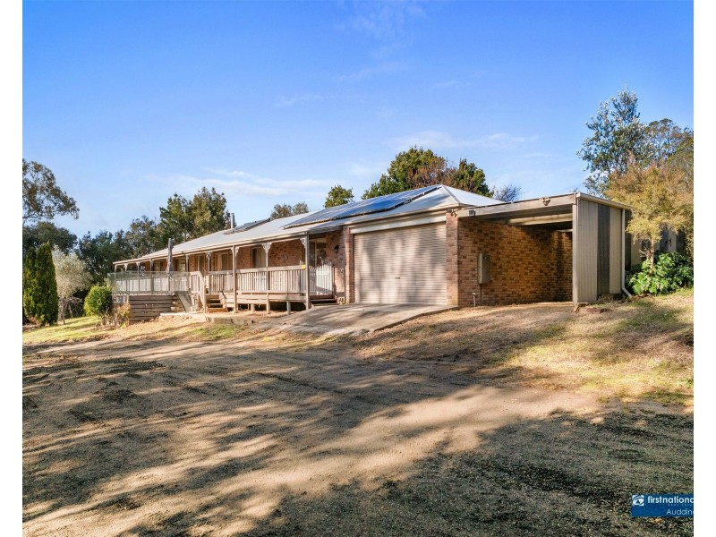 11 Roy Street, Loch VIC 3945
