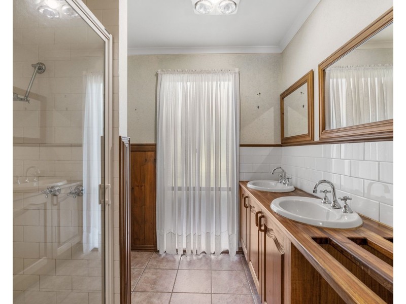 11 Roy Street, Loch VIC 3945