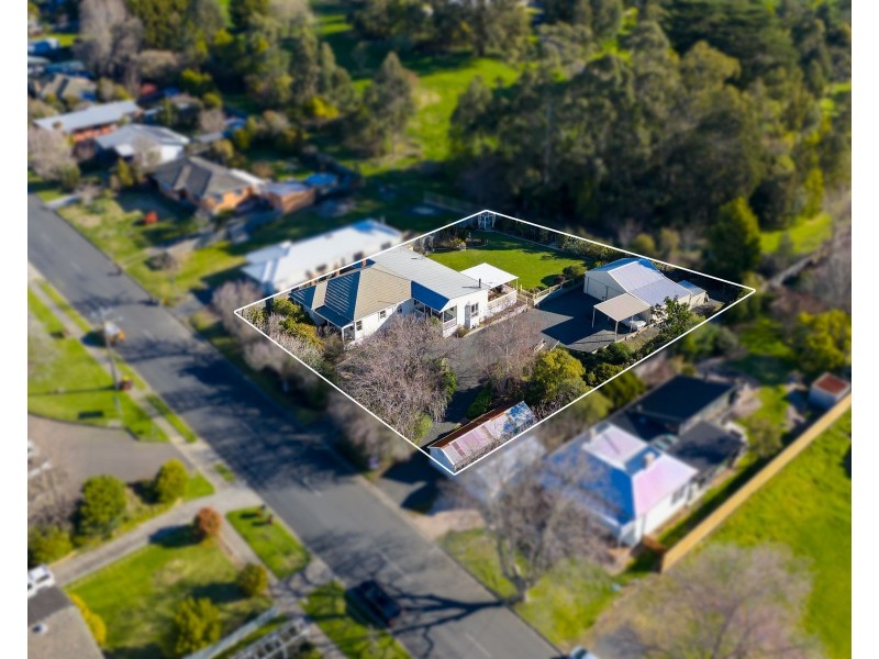 14 Clarence Street, Loch VIC 3945