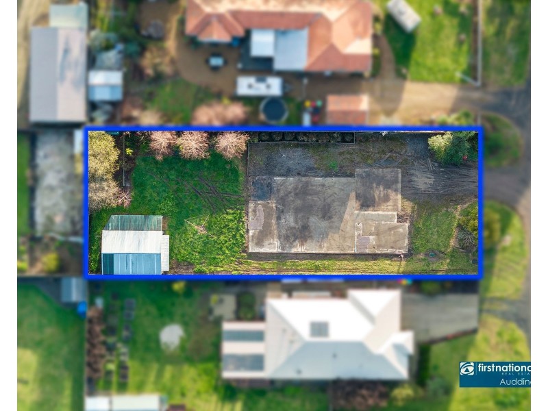 9 Albert Road, Loch VIC 3945