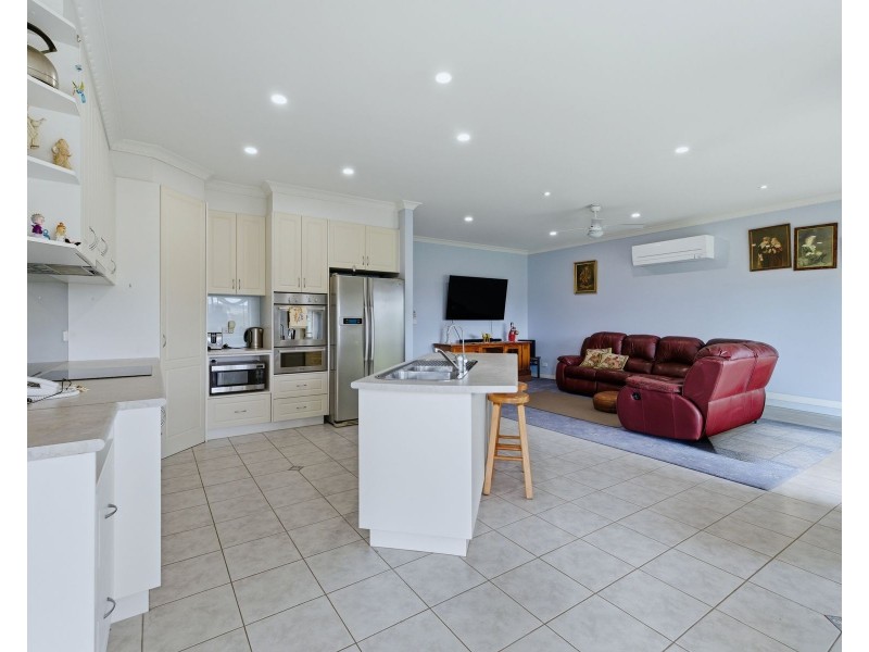 27 South Railway Crescent, Korumburra VIC 3950