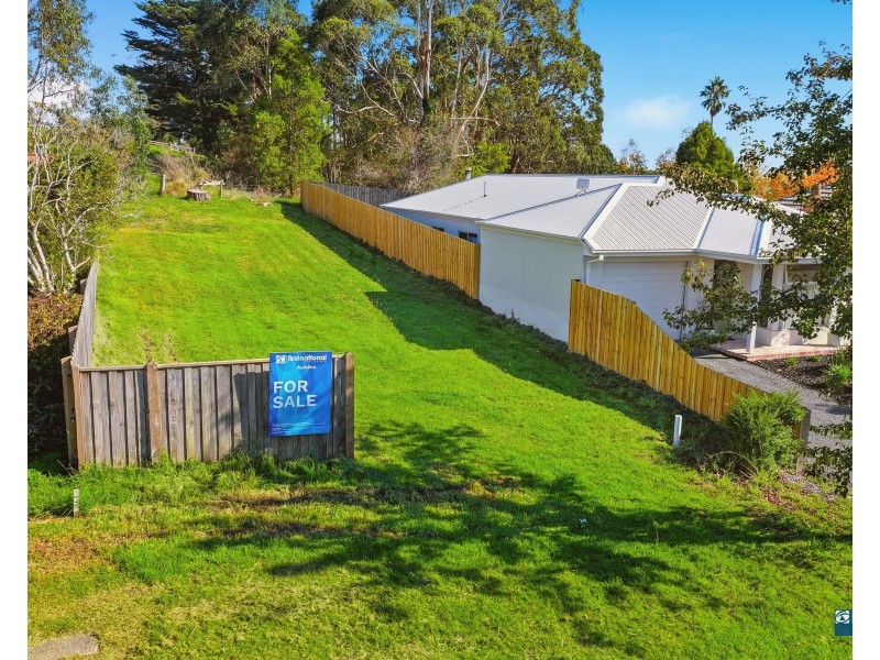 16B Clarence Street, Loch VIC 3945