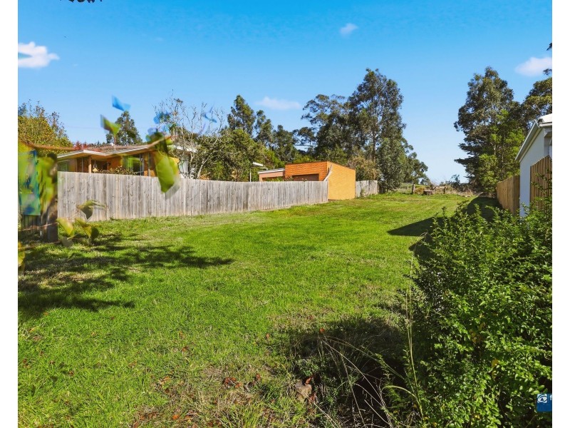 16B Clarence Street, Loch VIC 3945