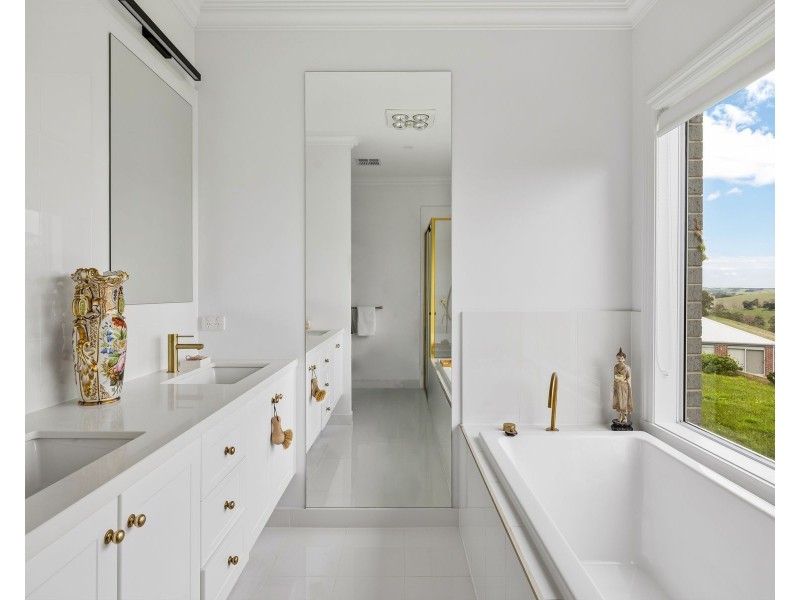 5 Hennessy Court, Bena VIC 3946