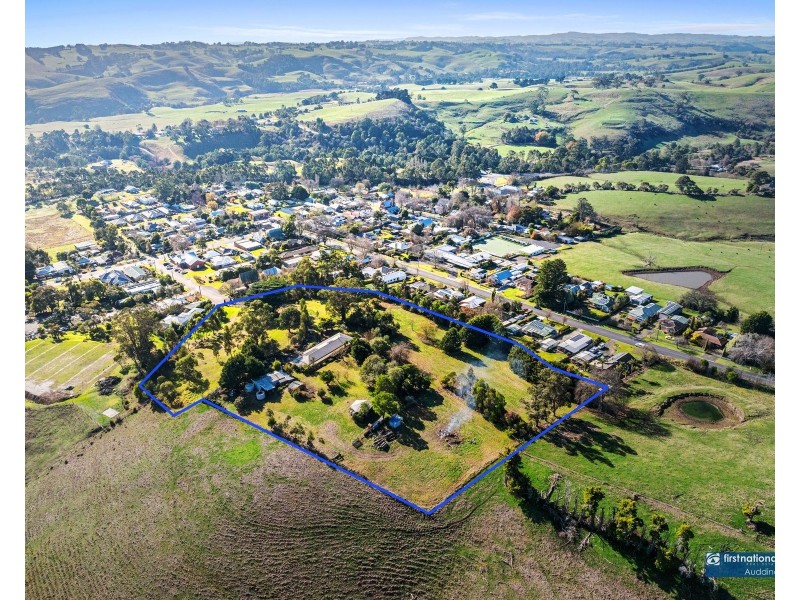 11 Roy Street, Loch VIC 3945
