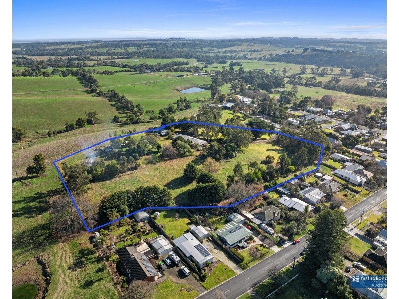 11 Roy Street, Loch VIC 3945