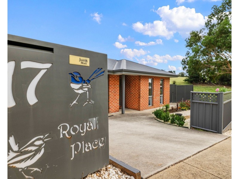 17 Royal Place, Leongatha VIC 3953