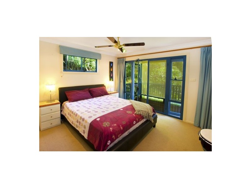 5 Dammeral Crescent, Emerald Beach NSW 2456