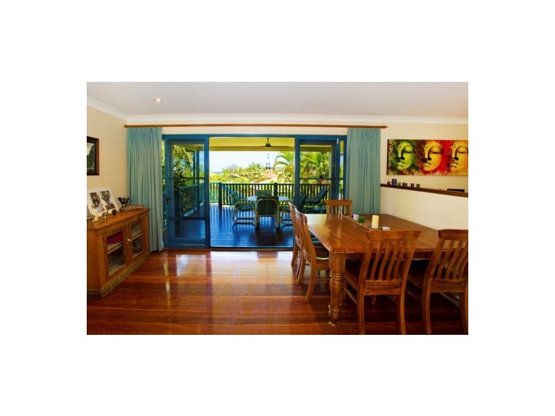 5 Dammeral Crescent, Emerald Beach NSW 2456