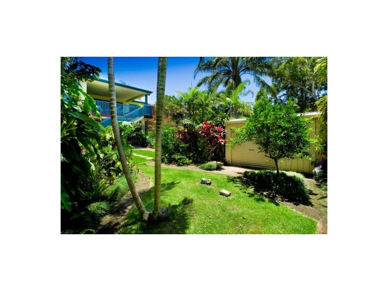 5 Dammeral Crescent, Emerald Beach NSW 2456