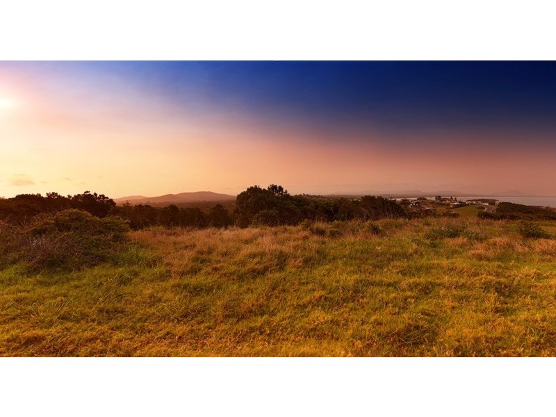 1 Ocean Ridge Drive, Scotts Head NSW 2447