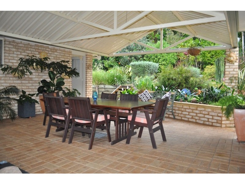 8 Nunga Street, Safety Beach NSW 2456