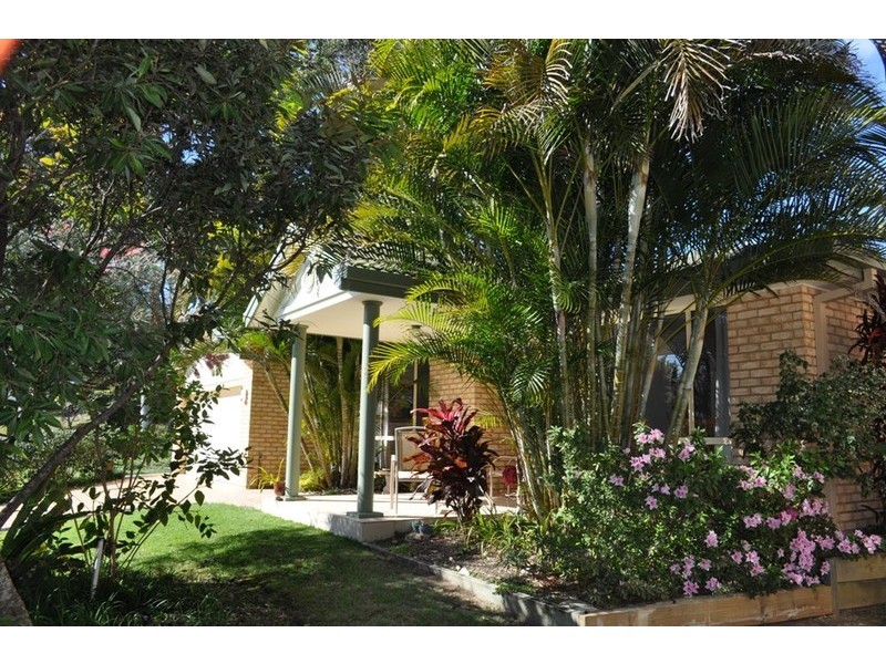 8 Nunga Street, Safety Beach NSW 2456