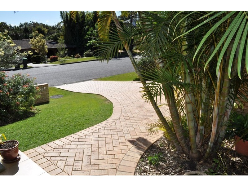 8 Nunga Street, Safety Beach NSW 2456