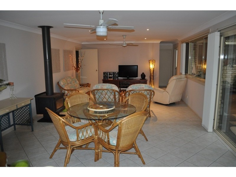 8 Nunga Street, Safety Beach NSW 2456