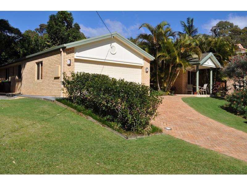 8 Nunga Street, Safety Beach NSW 2456