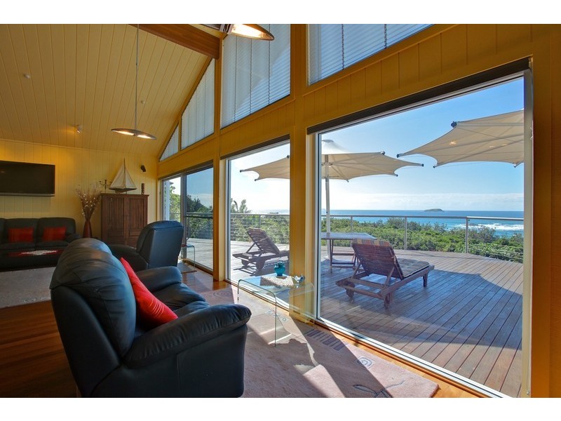 16a Elouera Drive, Sapphire Beach NSW 2450