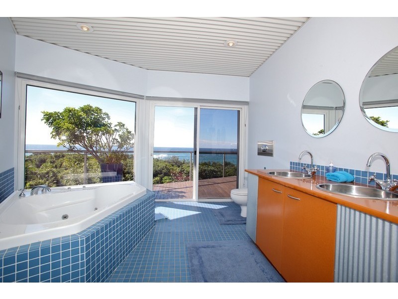 16a Elouera Drive, Sapphire Beach NSW 2450