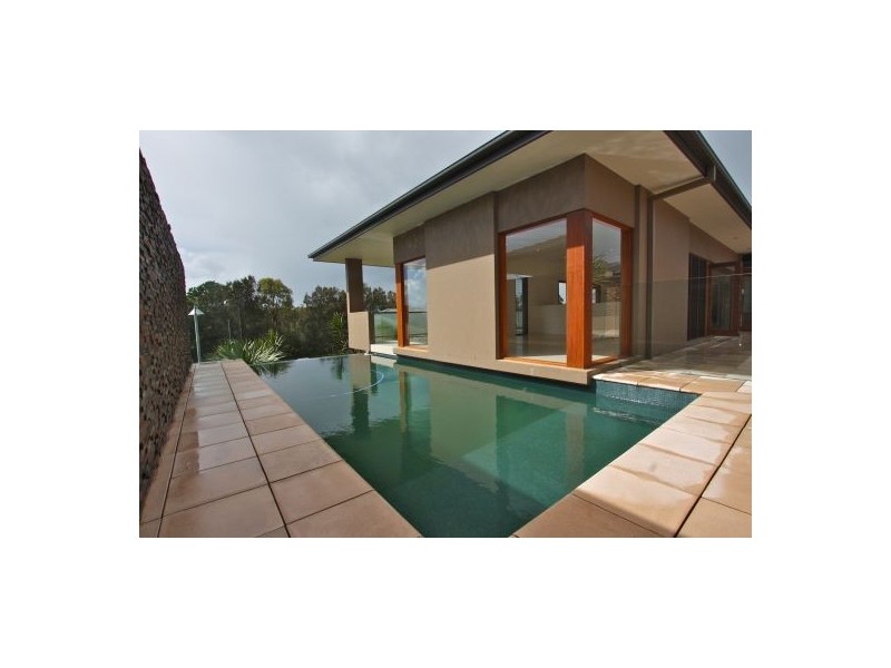 16 San Simeon Circuit, Sapphire Beach NSW 2450