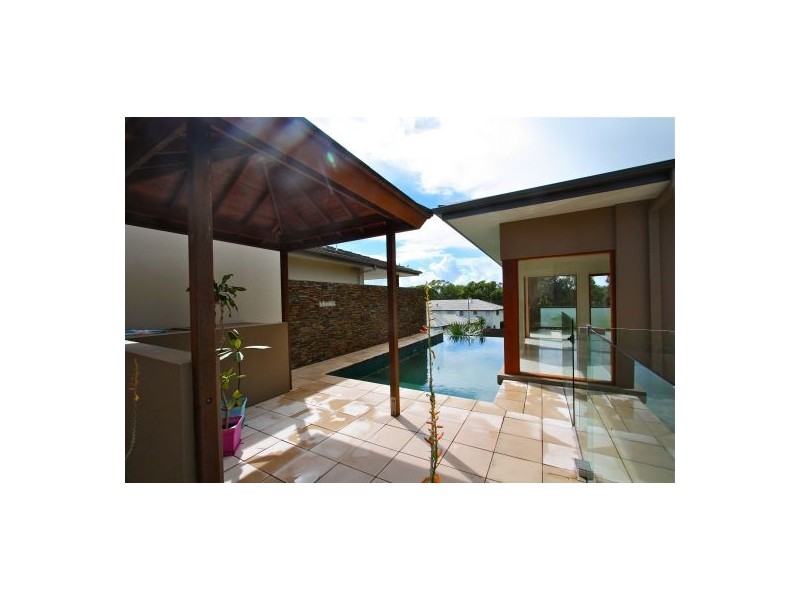 16 San Simeon Circuit, Sapphire Beach NSW 2450