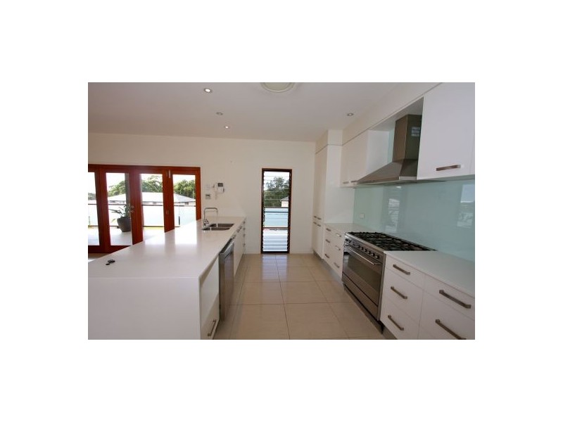 16 San Simeon Circuit, Sapphire Beach NSW 2450