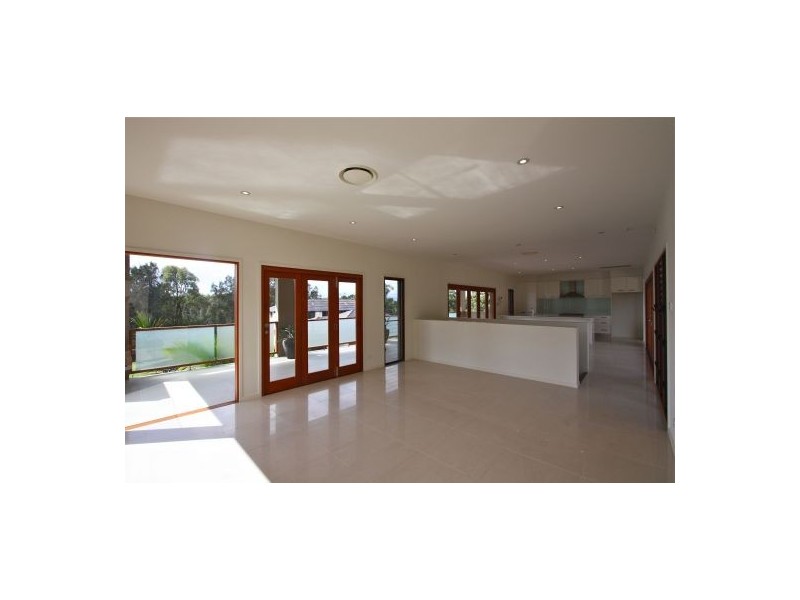 16 San Simeon Circuit, Sapphire Beach NSW 2450