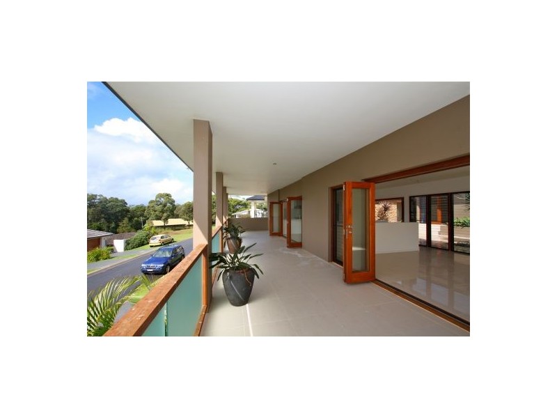 16 San Simeon Circuit, Sapphire Beach NSW 2450