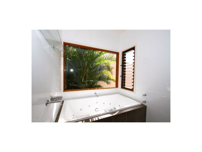 16 San Simeon Circuit, Sapphire Beach NSW 2450