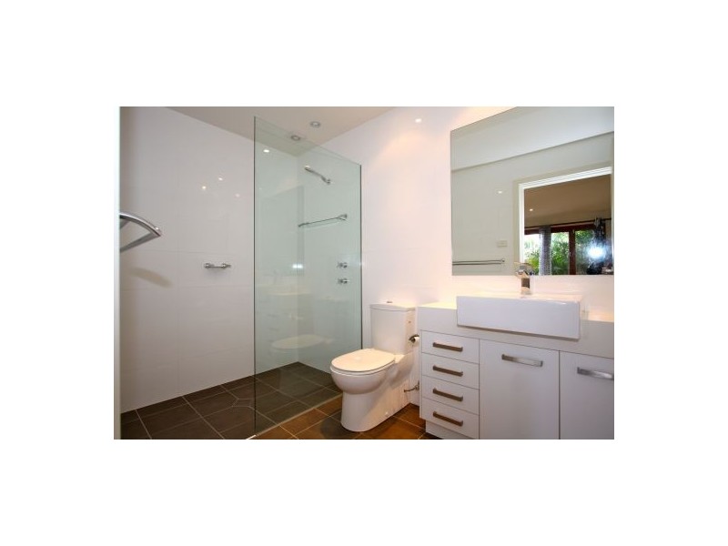 16 San Simeon Circuit, Sapphire Beach NSW 2450