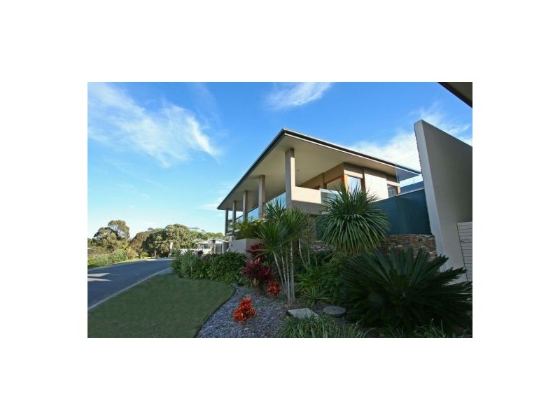 16 San Simeon Circuit, Sapphire Beach NSW 2450