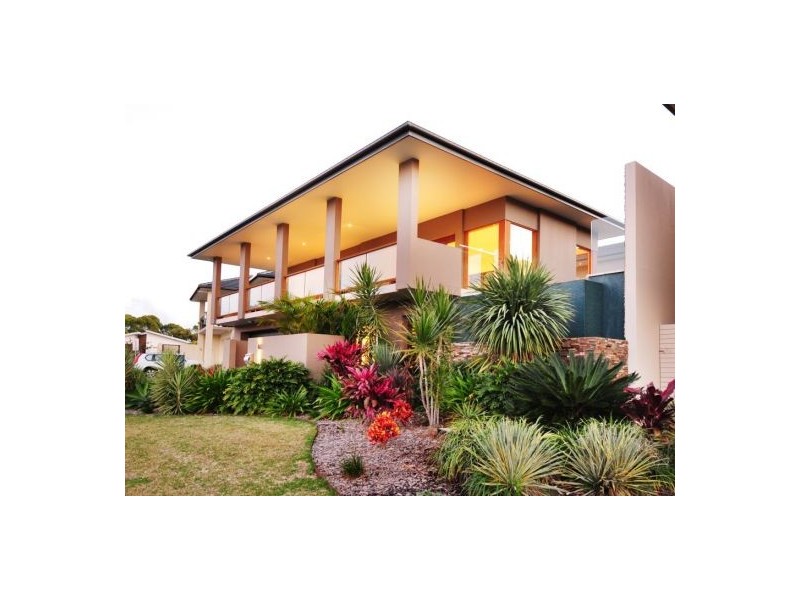 16 San Simeon Circuit, Sapphire Beach NSW 2450