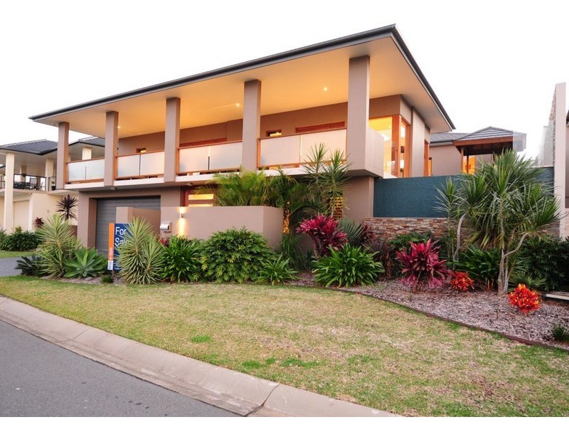 16 San Simeon Circuit, Sapphire Beach NSW 2450