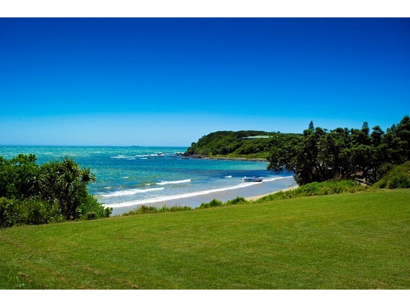 8 First Avenue, Arrawarra Headland NSW 2456